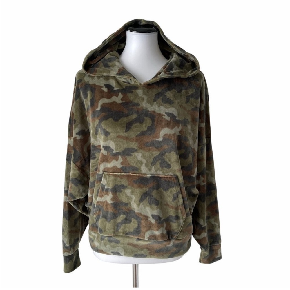American Eagle velour Camo hoodie